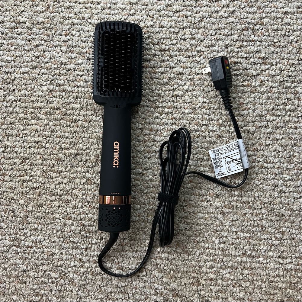 Amika Straightening Blow Dryer Brush